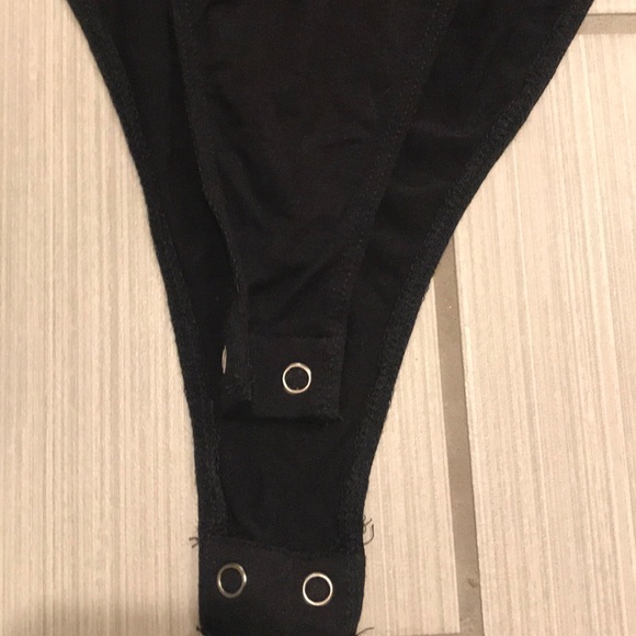 Onesie Cross Back Black Long Sleeve - Picture 5 of 8